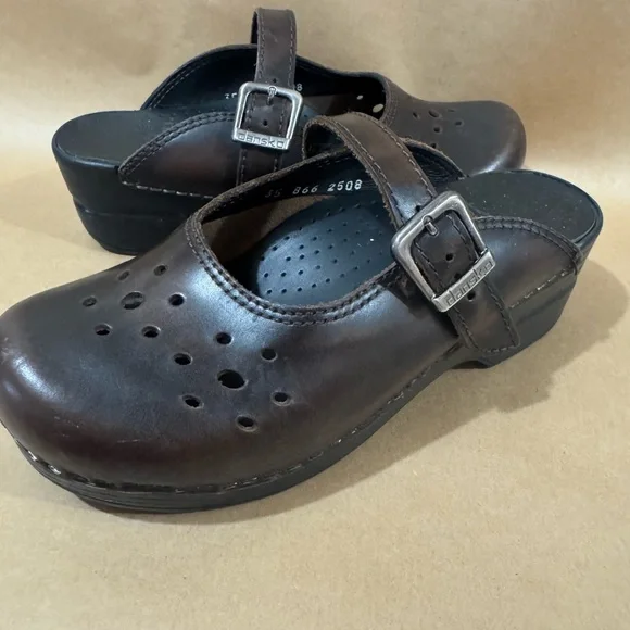 Dansko Brown Leather Mary Jane Clogs Size 35 EU / 4.5-5 US - Picture 1 of 5